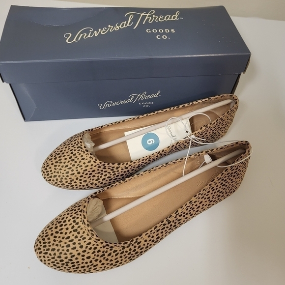2 for $25 Universal thread round toe ballet Animal print flat ladies size 6 - Picture 3 of 9
